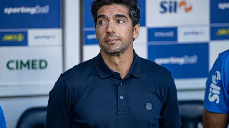 Com 11º título, Abel se isola como o técnico mais campeão do Palmeiras